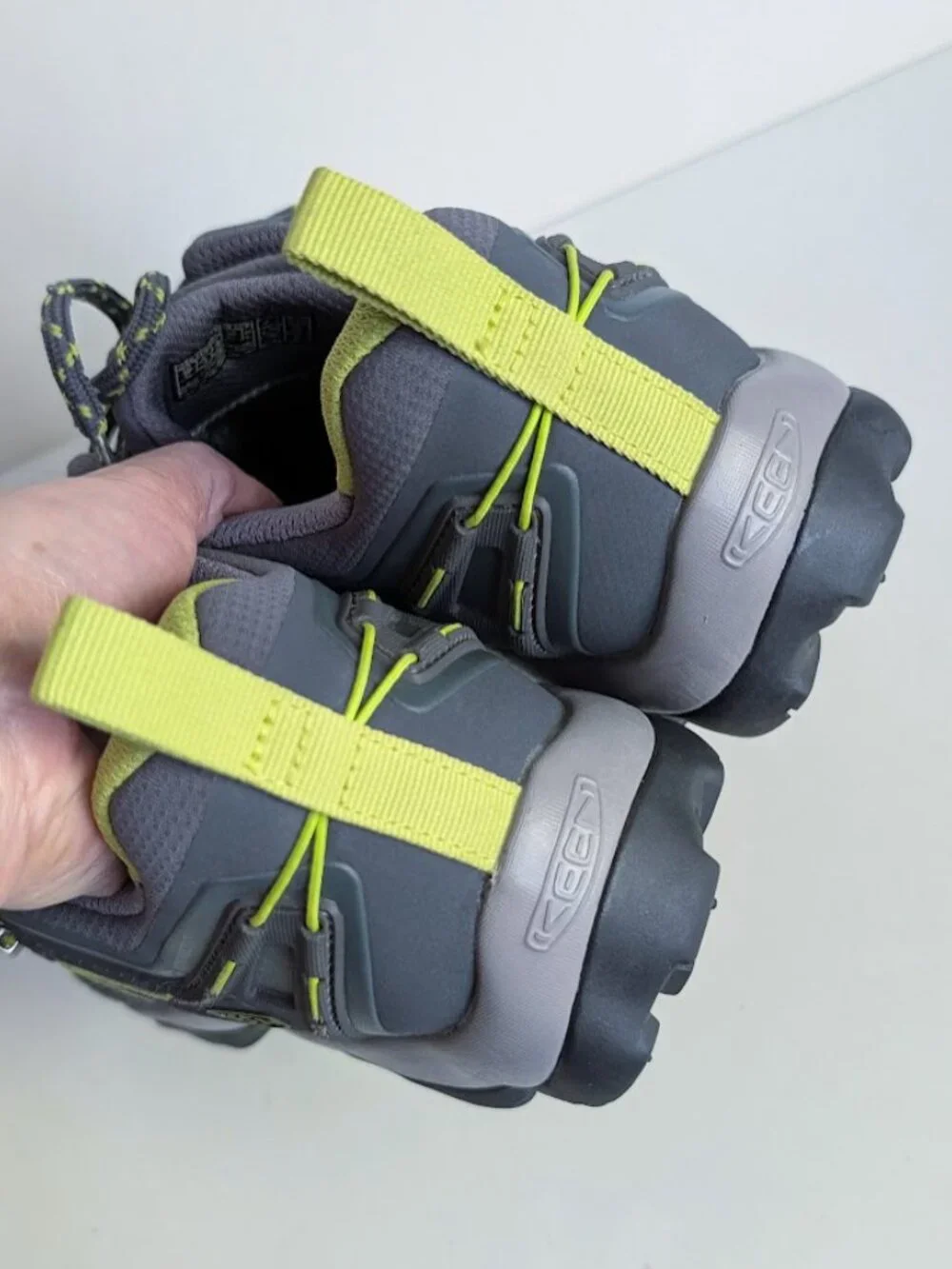 KEEN Men's Venture Waterproof Outdoor Hiking Shoes Size: US 9